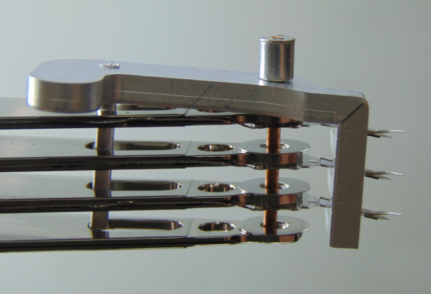 Блок магнітних головок з тільки непарними голівками