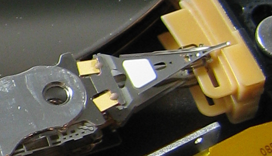 Повзунок з п'єзоелектричними елементами